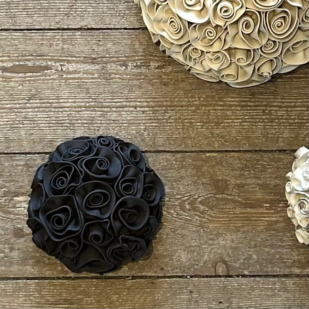 Kaolin-handgerður-veggkúpull-svartur