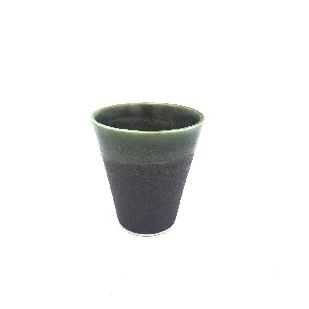 Kaolin - Iceramic. Coffee cup with Mossy glaze.