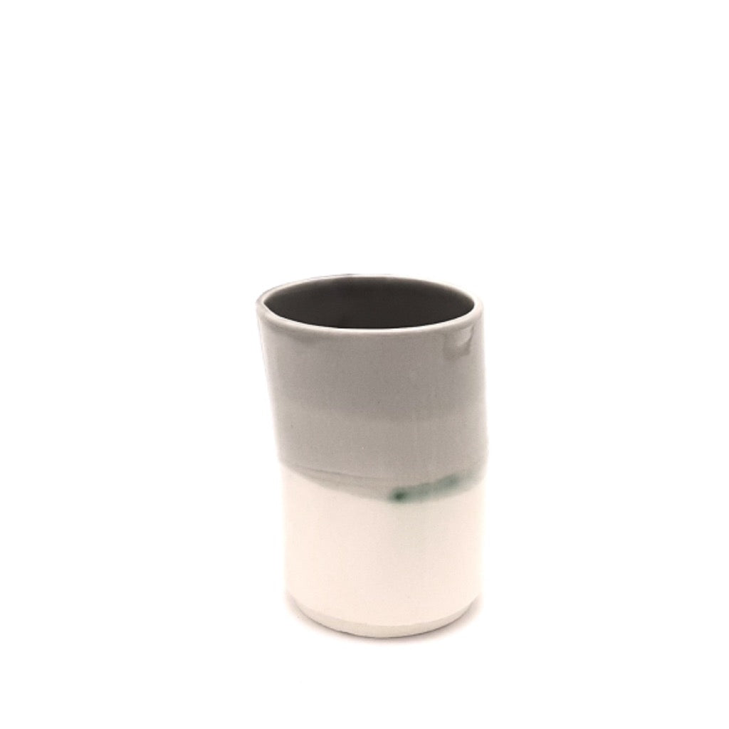 Kaolin-gudnyhaf-porcelain coffiecup/glass. Color white and grey.