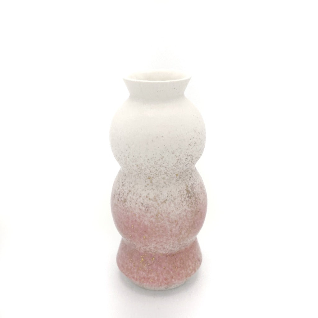 DAYNEW - Kaolin - Circus vase 17.5cm tall, white on top, pink on bottom, with gold dust.